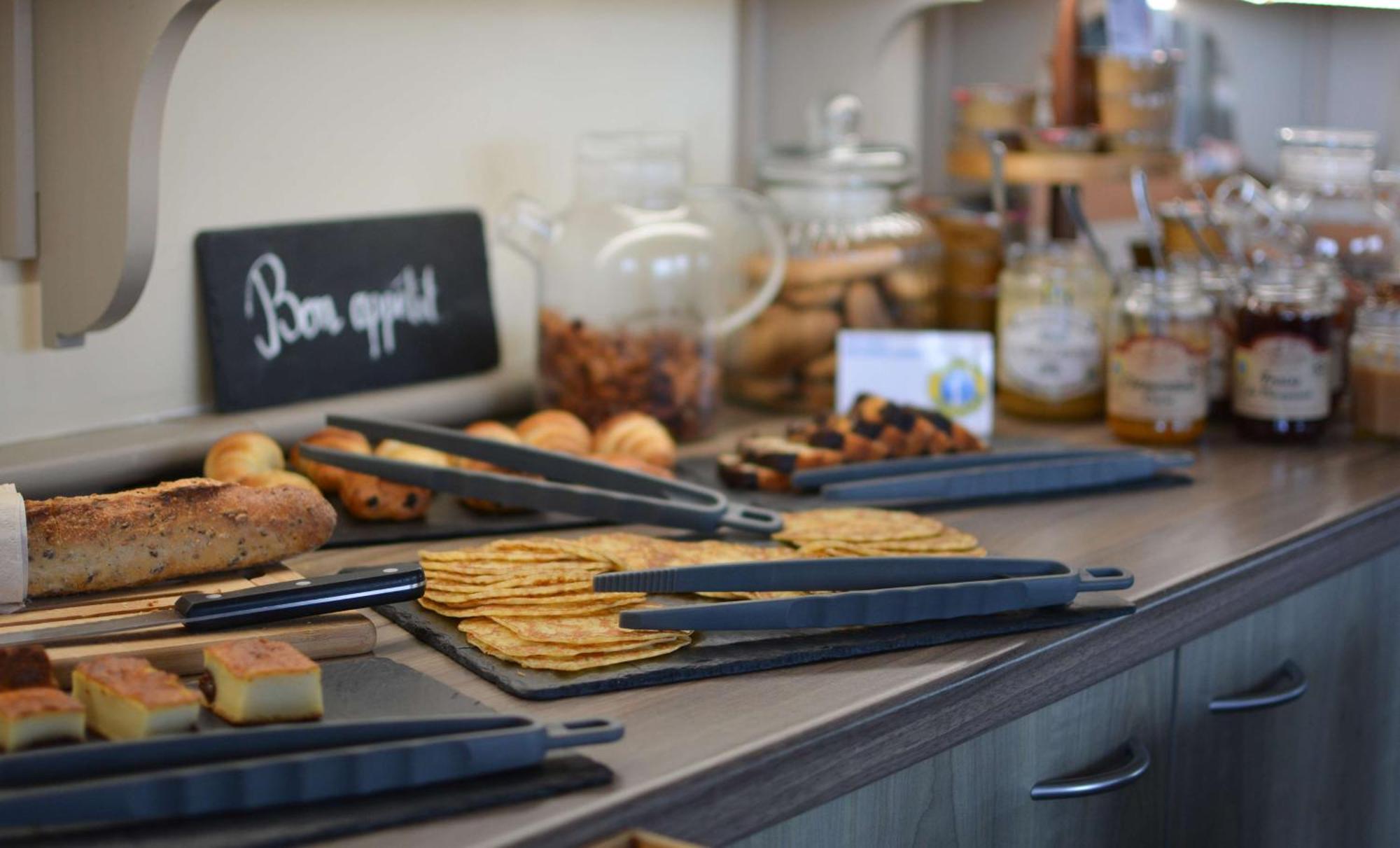 Brit Hotel Lannion-Perros Guirec ภายนอก รูปภาพ