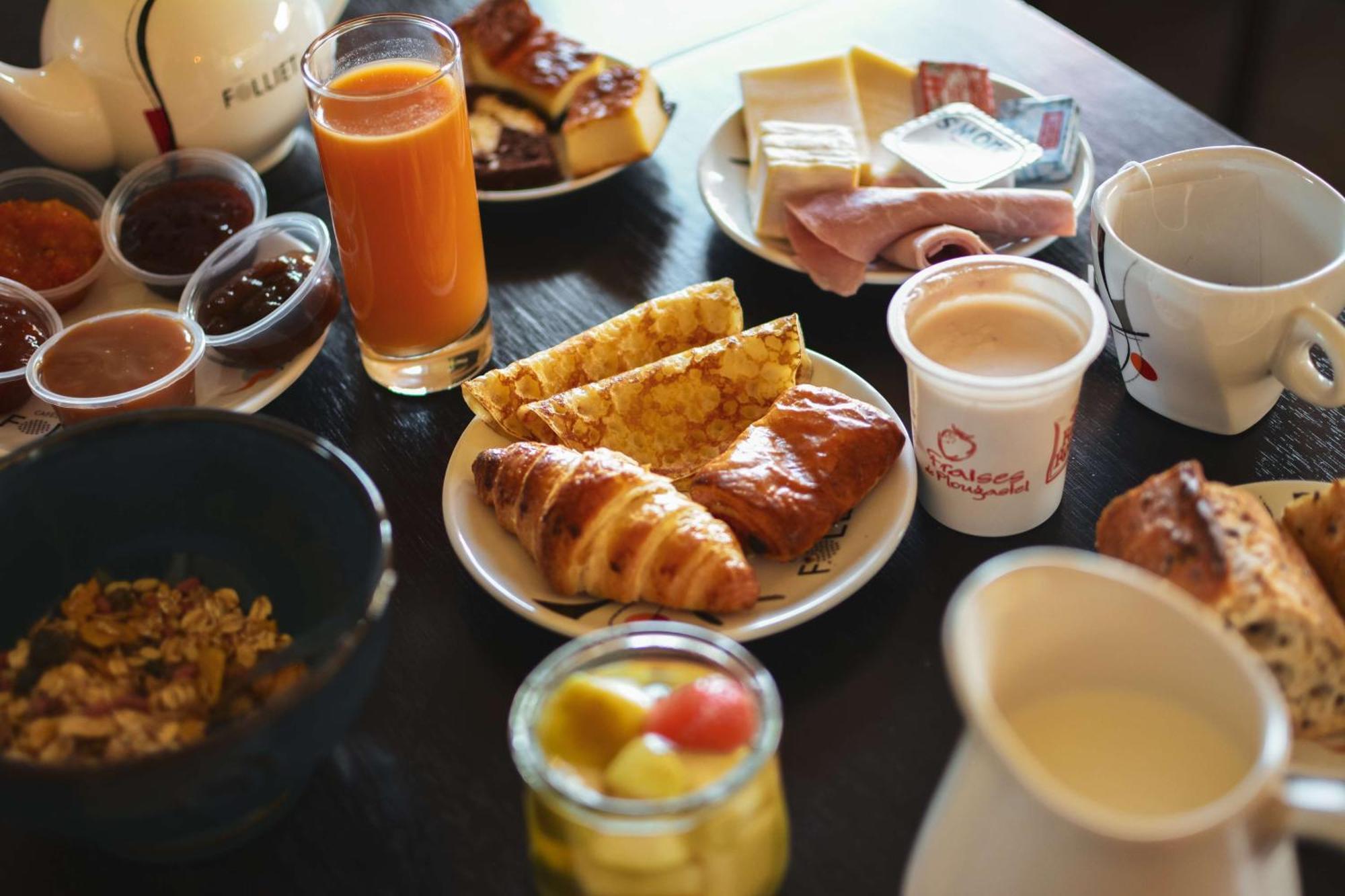 Brit Hotel Lannion-Perros Guirec ภายนอก รูปภาพ