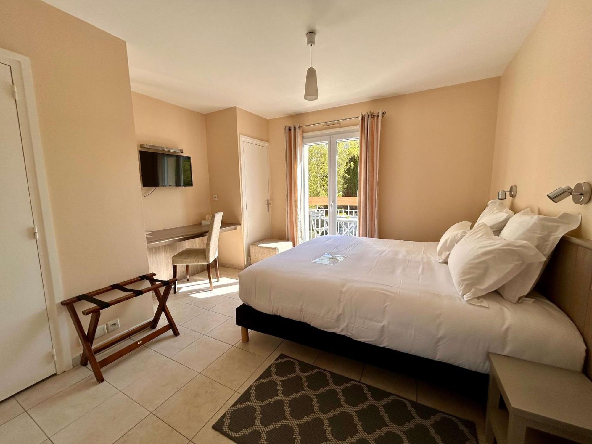 Brit Hotel Lannion-Perros Guirec ภายนอก รูปภาพ