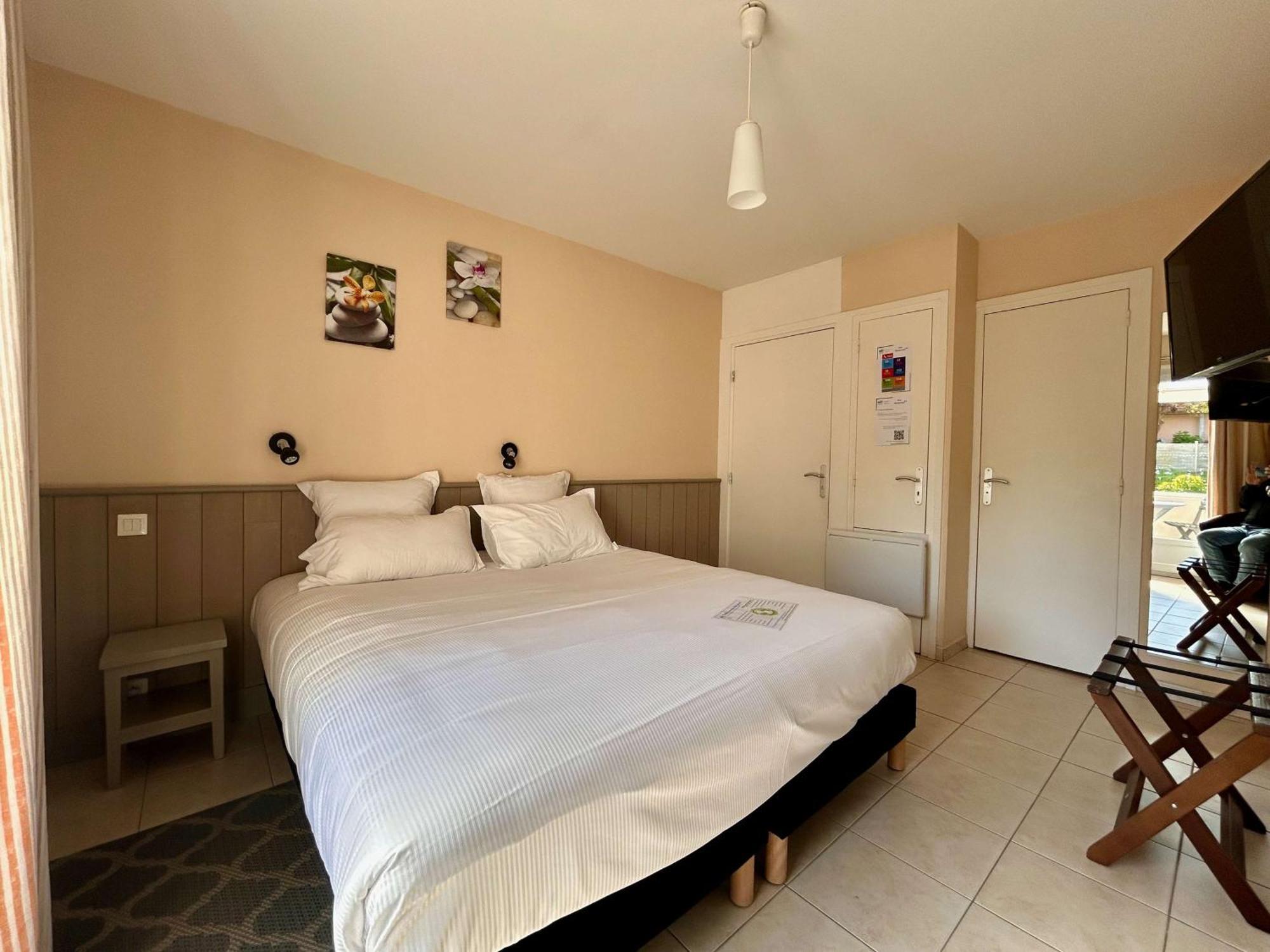 Brit Hotel Lannion-Perros Guirec ภายนอก รูปภาพ
