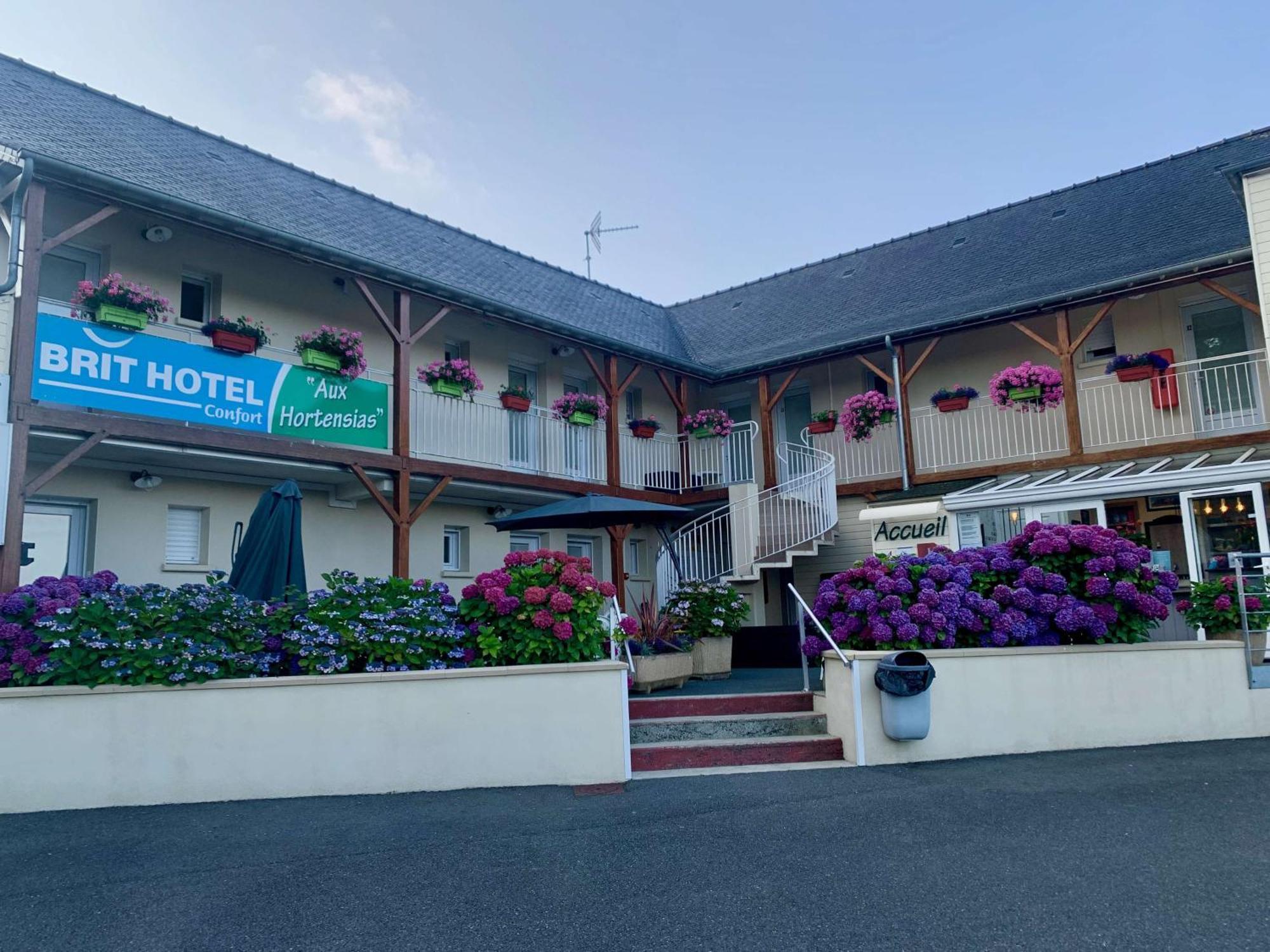 Brit Hotel Lannion-Perros Guirec ภายนอก รูปภาพ